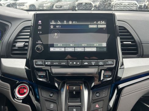 Used 2023 Honda Odyssey Touring image 18