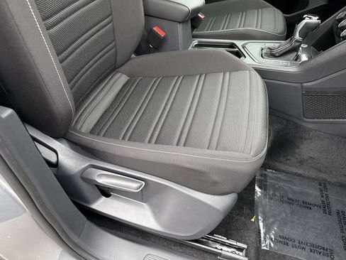 Used 2024 Volkswagen Tiguan S image 10