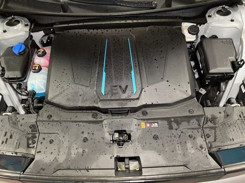 Used 2024 Hyundai Ioniq 5 Limited image 22