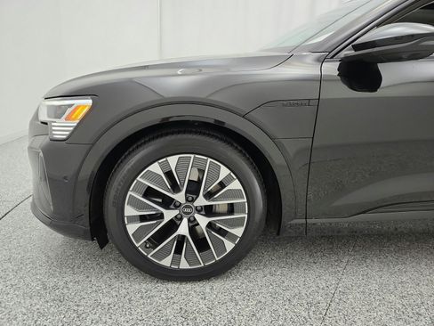 Used 2024 Audi Q8 e-tron Premium Plus w/ Premium Plus Package AWD/4WD image 17