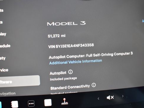 Used 2022 Tesla Model 3 Standard Range image 35