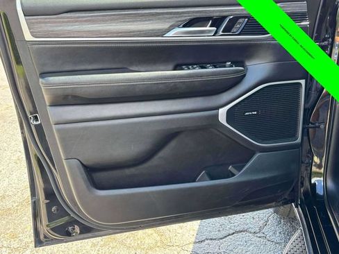 Used 2024 Jeep Wagoneer Series II w/ Flexible Seating Group AWD/4WD image 9