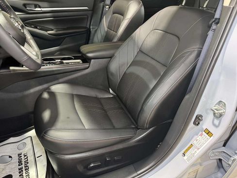 Used 2025 Nissan Altima 2.5 SR w/ SR Premium Package AWD/4WD image 5