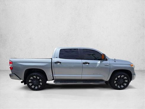 Used 2016 Toyota Tundra SR5 w/ SR5 Upgrade Package RWD image 4