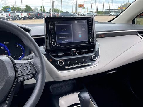 Used 2022 Toyota Corolla LE image 7