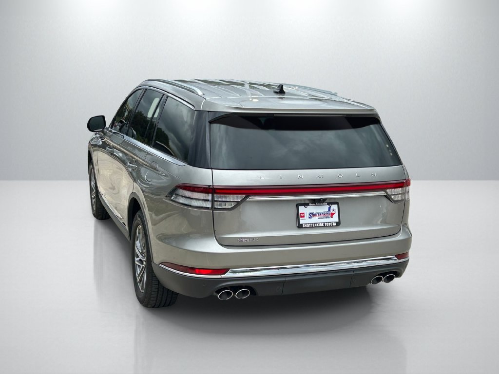 Used 2023 Lincoln Aviator AWD w/ Class IV Trailer Tow Package image 7