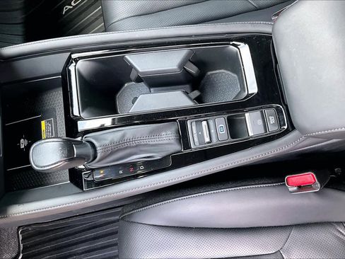 Used 2023 Honda Accord Touring image 16