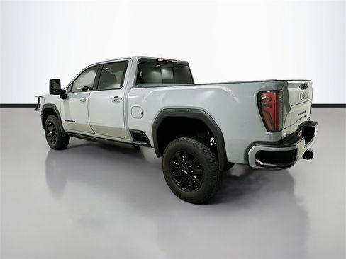 Used 2024 GMC Sierra 2500 AT4 w/ AT4 Premium Plus Package image 5