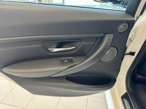 Used 2018 BMW M3 RWD image 47