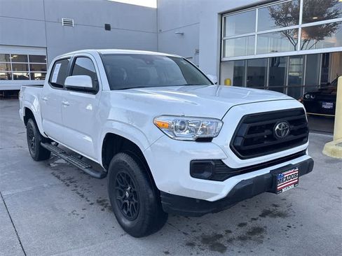 Used 2022 Toyota Tacoma SR image 6