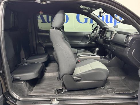 Used 2021 Toyota Tacoma TRD Off-Road AWD/4WD image 13