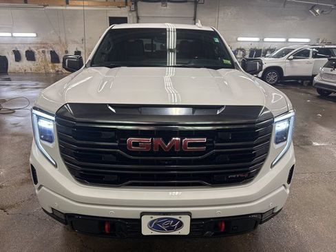 Used 2023 GMC Sierra 1500 AT4 w/ AT4 Preferred Package AWD/4WD image 2