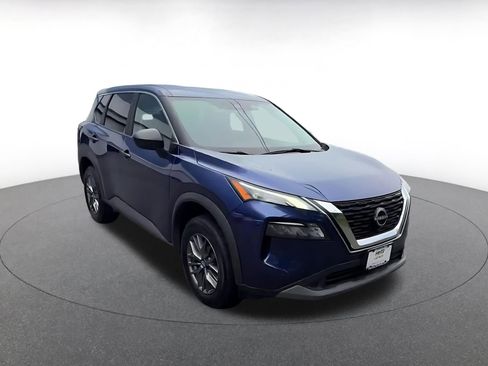 Used 2023 Nissan Rogue S FWD image 2