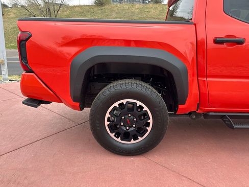 Used 2024 Toyota Tacoma TRD Off-Road image 29