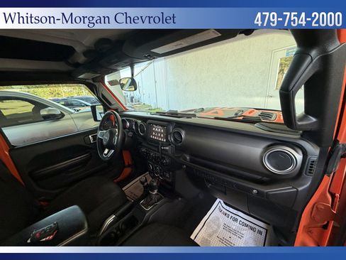 Used 2018 Jeep Wrangler Unlimited Rubicon w/ Steel Bumper Group image 12