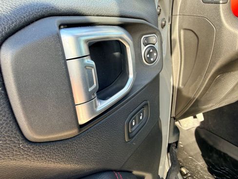 Used 2019 Jeep Wrangler Unlimited Rubicon image 18