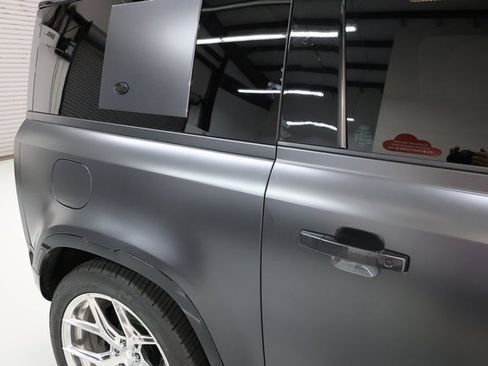 Used 2023 Land Rover Defender 90 V8 image 59