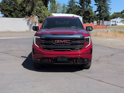 Used 2024 GMC Sierra 1500 AT4 w/ Technology Package AWD/4WD image 3