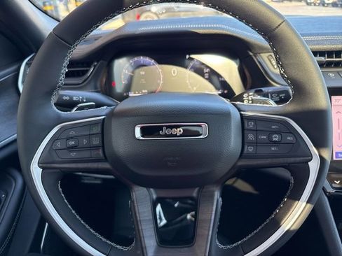 New 2026 Jeep Grand Cherokee Limited w/ Limited Altitude Package AWD/4WD image 13