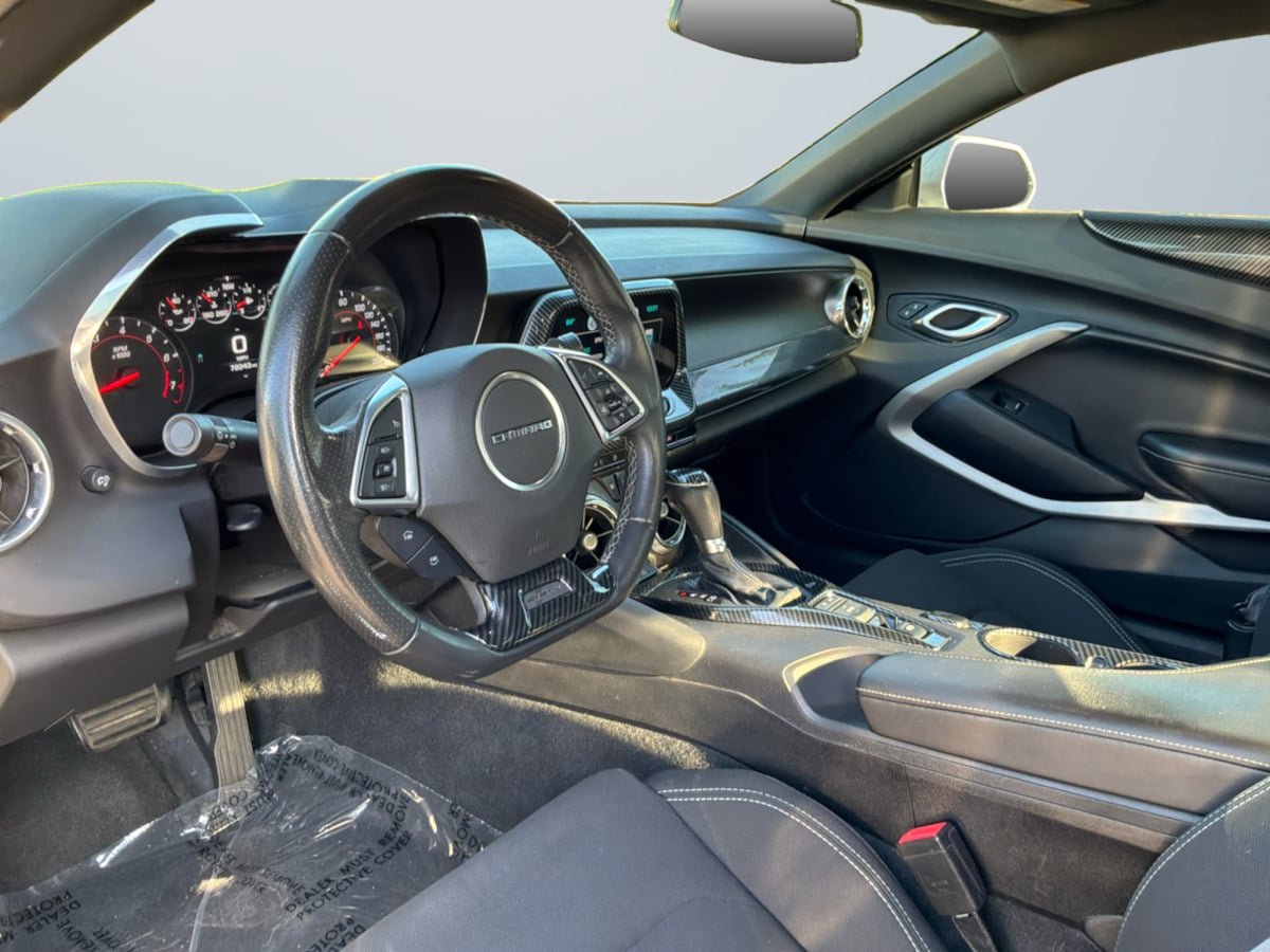 Used 2017 Chevrolet Camaro SS RWD image 9