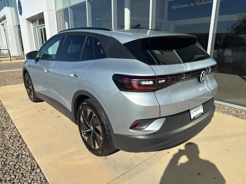 Used 2022 Volkswagen ID.4 Pro image 6