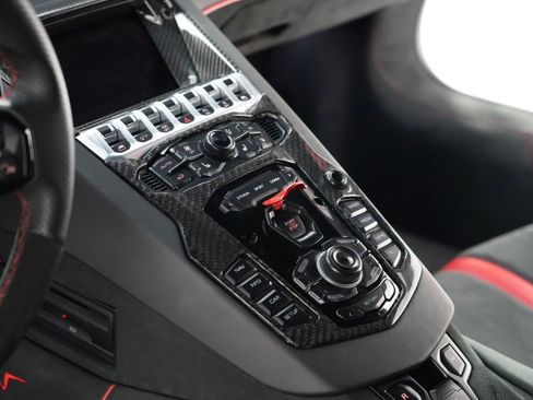 Used 2017 Lamborghini Aventador S image 42