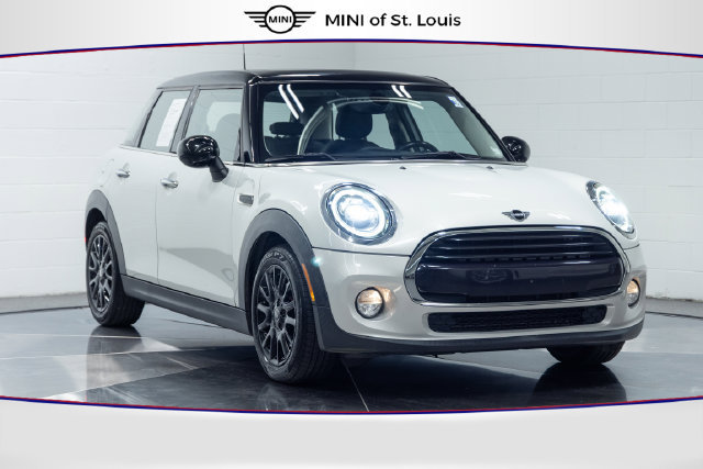 Used 2019 MINI Cooper 4-Door Hardtop w/ Storage Package FWD image 1