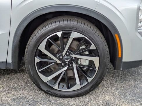 Used 2023 Mitsubishi Outlander SE AWD/4WD image 11
