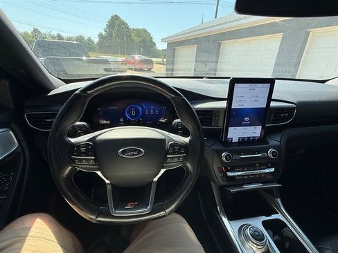 Used 2020 Ford Explorer ST w/ Premium Technology Package AWD/4WD image 4
