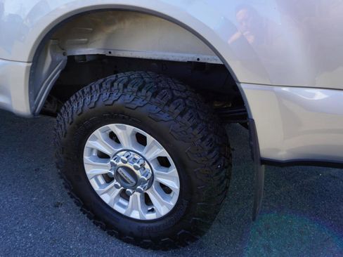 Used 2020 Ford F250 XLT w/ Snow Plow Prep Package image 8