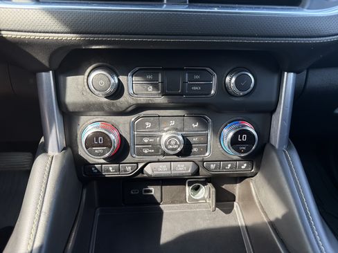Used 2021 GMC Yukon SLT AWD/4WD image 24