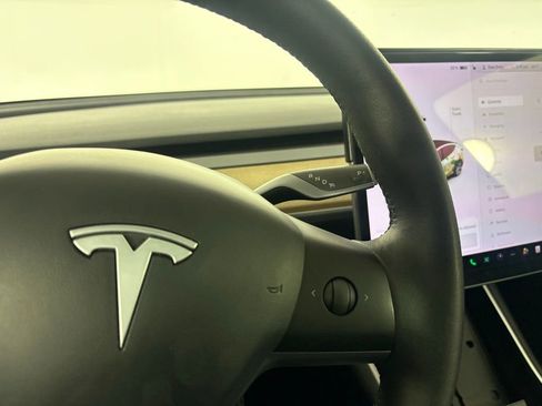 Used 2021 Tesla Model Y Long Range image 27