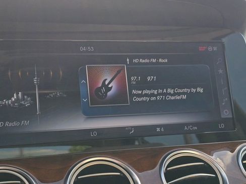 Used 2017 Mercedes-Benz E 300 4MATIC image 32