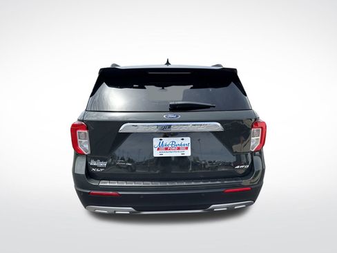 Used 2022 Ford Explorer XLT w/ Equipment Group 202A image 5