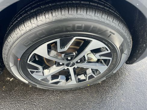 Used 2024 Kia Sportage EX image 20