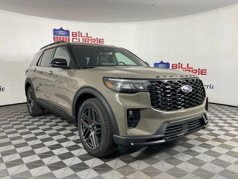 New 2026 Ford Explorer ST-Line w/ ST-Line Street Pack RWD image 1