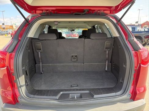 Used 2012 Chevrolet Traverse LT image 12