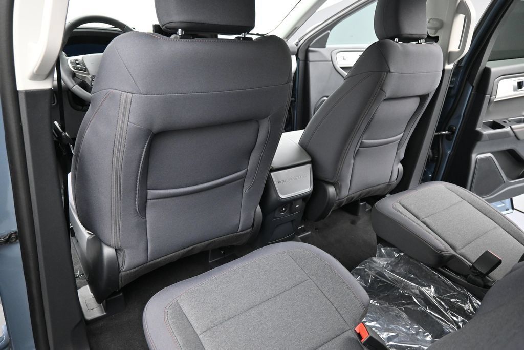 Used 2026 Ford Explorer Active AWD/4WD image 29