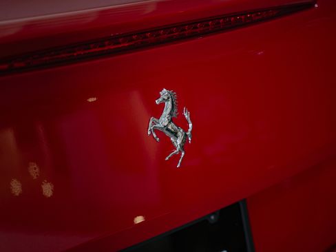 Used 2016 Ferrari California T RWD image 22