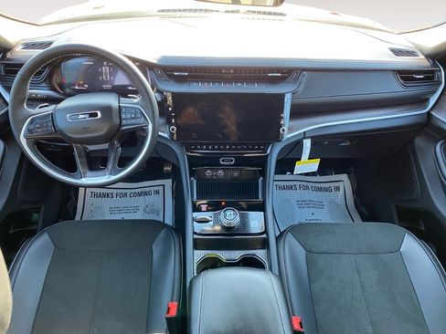 New 2026 Jeep Grand Cherokee Altitude image 10