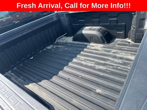 Used 2021 Chevrolet Silverado 1500 LT Trail Boss w/ LPO, Dark Essentials Package AWD/4WD image 17