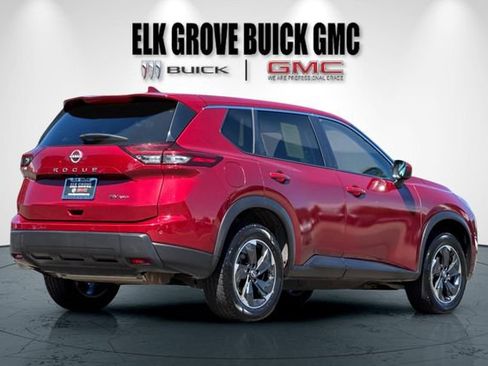 Used 2024 Nissan Rogue SV AWD/4WD image 4