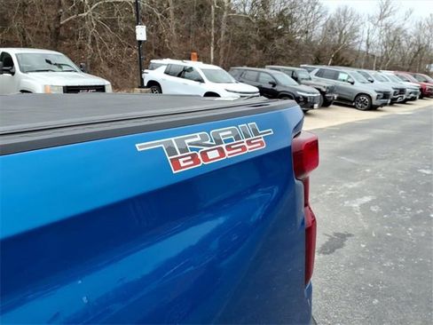 Used 2023 Chevrolet Silverado 1500 LT Trail Boss w/ Convenience Package II image 17