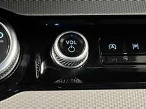 Used 2025 Ford Expedition Active AWD/4WD image 38