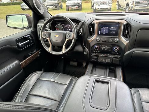 Certified 2019 Chevrolet Silverado 1500 High Country w/ Technology Package image 15