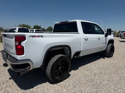 Used 2022 Chevrolet Silverado 2500 LT w/ Fleet Comfort Package AWD/4WD image 11