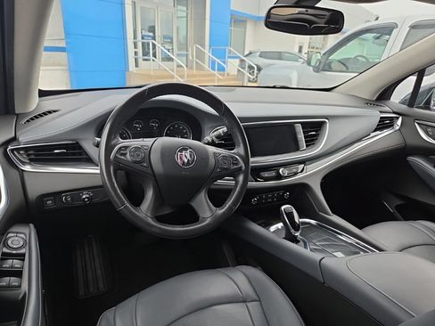Used 2021 Buick Enclave Essence FWD image 11