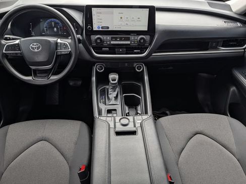 Used 2025 Toyota Grand Highlander FWD image 11