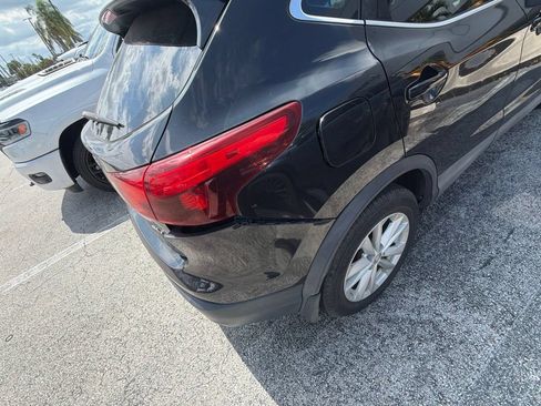 Used 2017 Nissan Rogue Sport SV AWD/4WD image 6