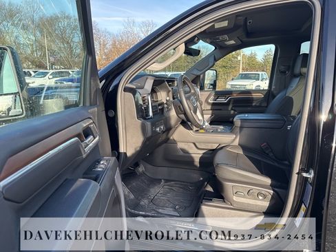 Used 2025 GMC Sierra 2500 Denali w/ Denali Reserve Package image 17